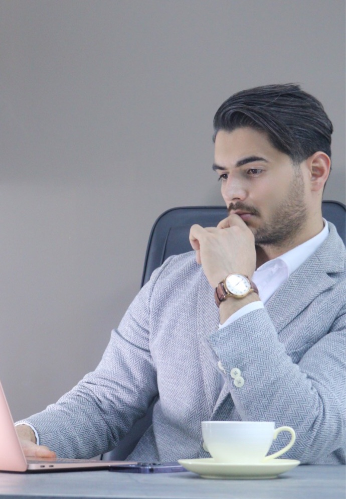 دکتر افشین همتی دندانپزشک عظیمیه