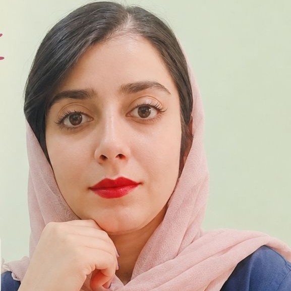 مهرناز آقامیری