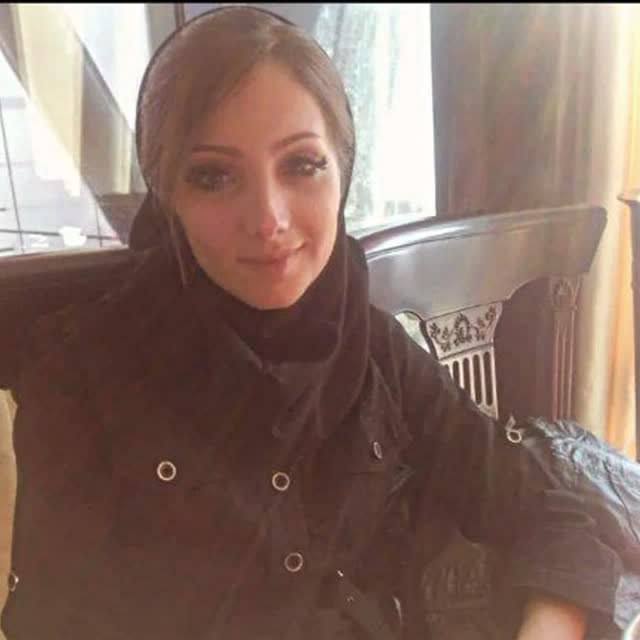 دکتر رها اعتمادی پارسا متخصص آسیب‌شناسی فک و دهان تهران