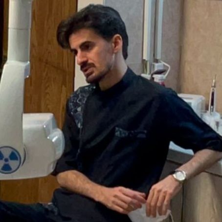 دکتر آراز قادری - دندانپزشک اندیشه