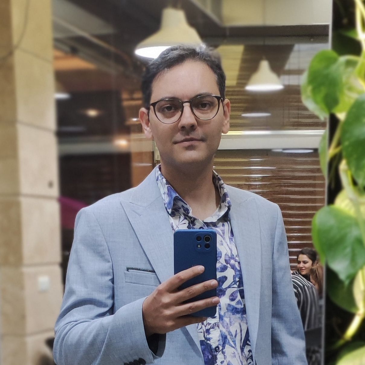 دکتر آرین محمدی نژاد - داخلی دهبارز