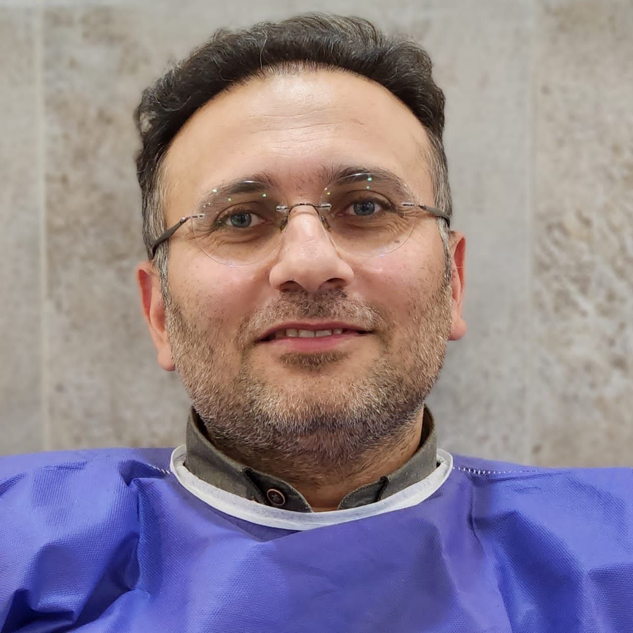 دکتر مهدی دباغ - درمان ریشه دندان تهران