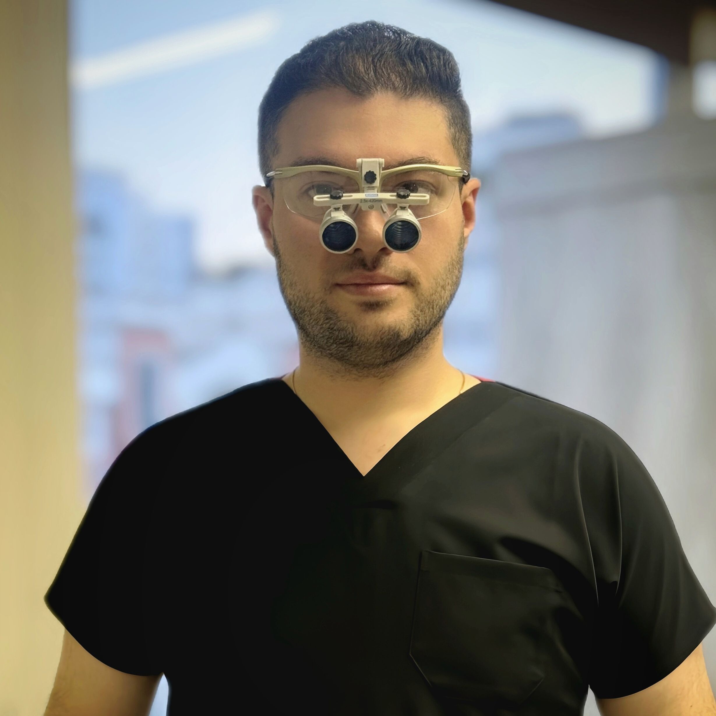 دکتر امین حسینی سیاهی - دندانپزشک تهران