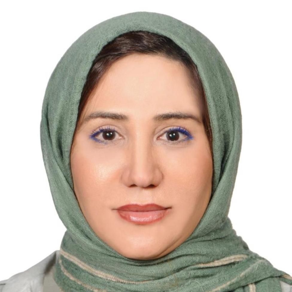 دکتر مینا فتح آبادی - پوست و مو 