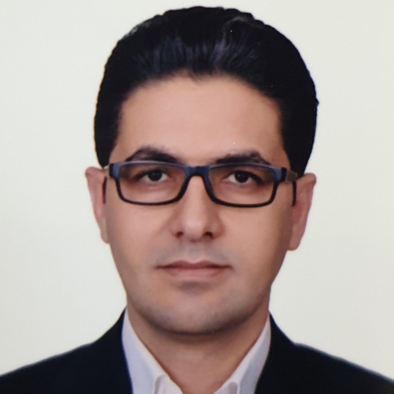 دکتر احمد زنگنه - پوست و مو همدان