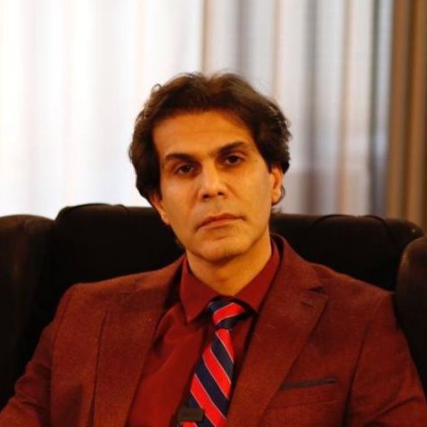 دکتر نیکنام جهانفر - پریودنتیست کرج