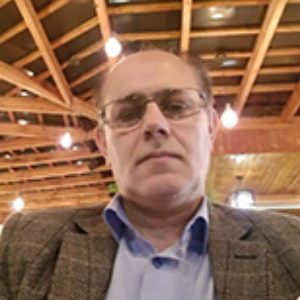 حسین وطن خواه - روانشناسی لاهیجان