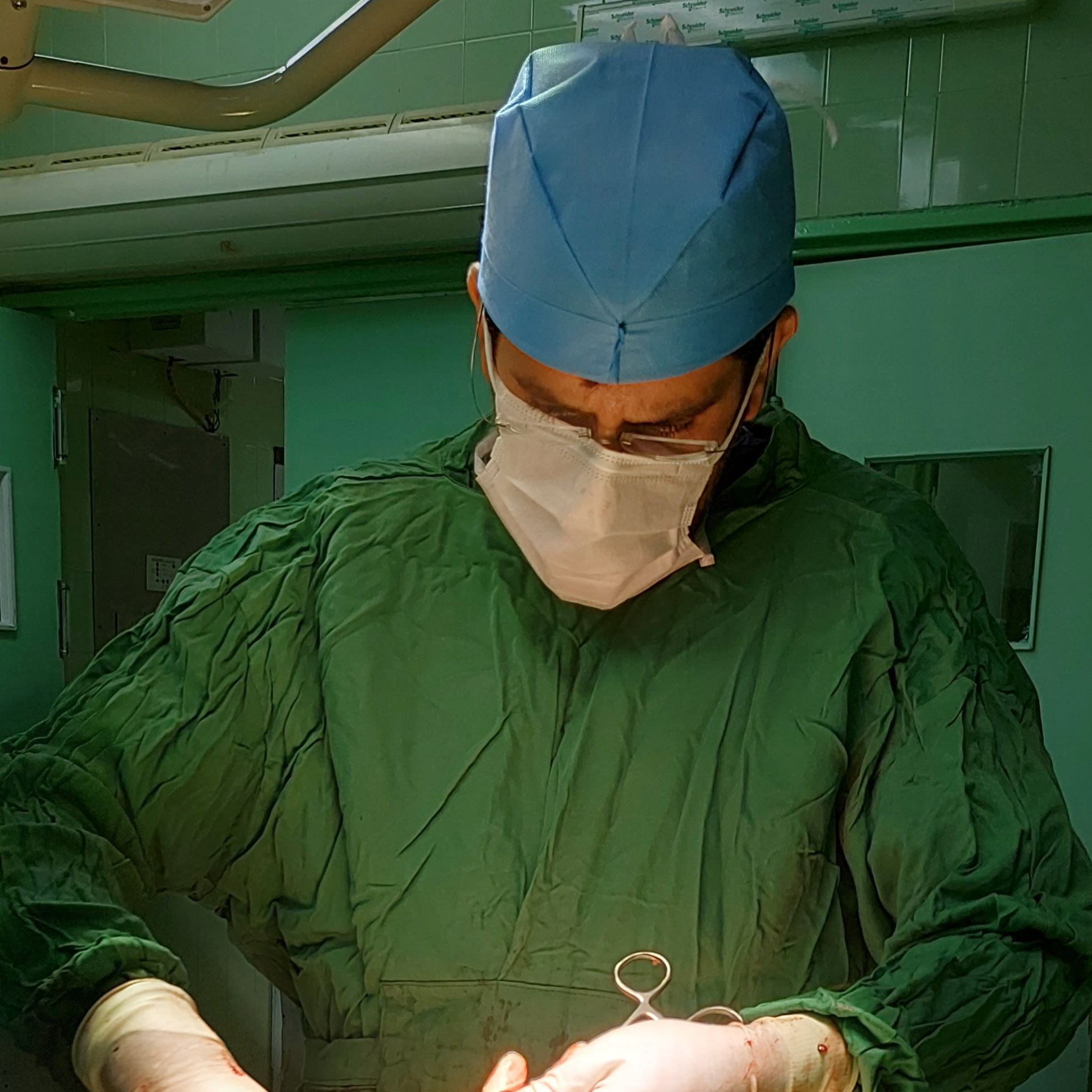 دکتر امیررضا مهرآوران - جراحی عمومی کرج