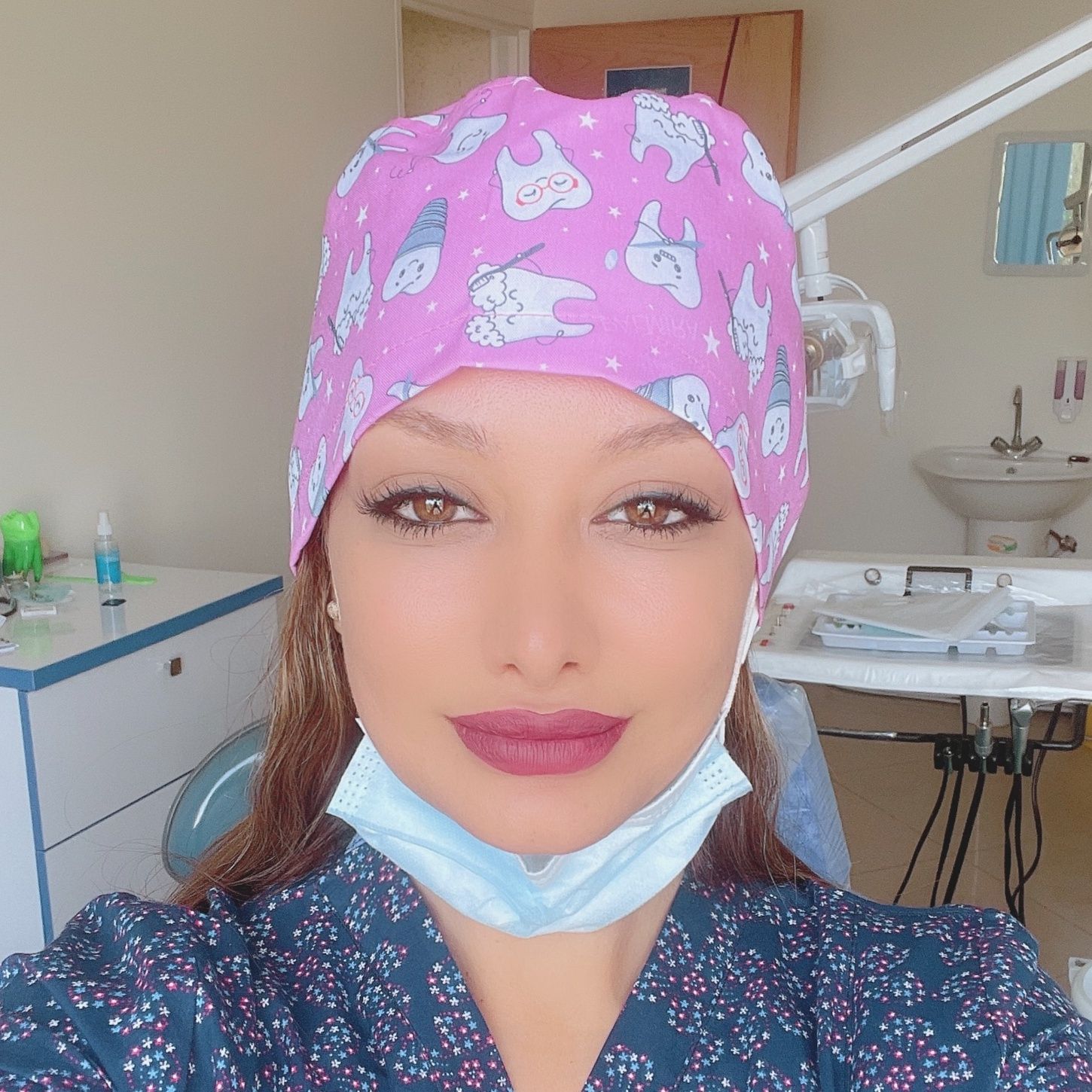 دکتر شورانگیز دادآیین - دندانپزشک شیراز