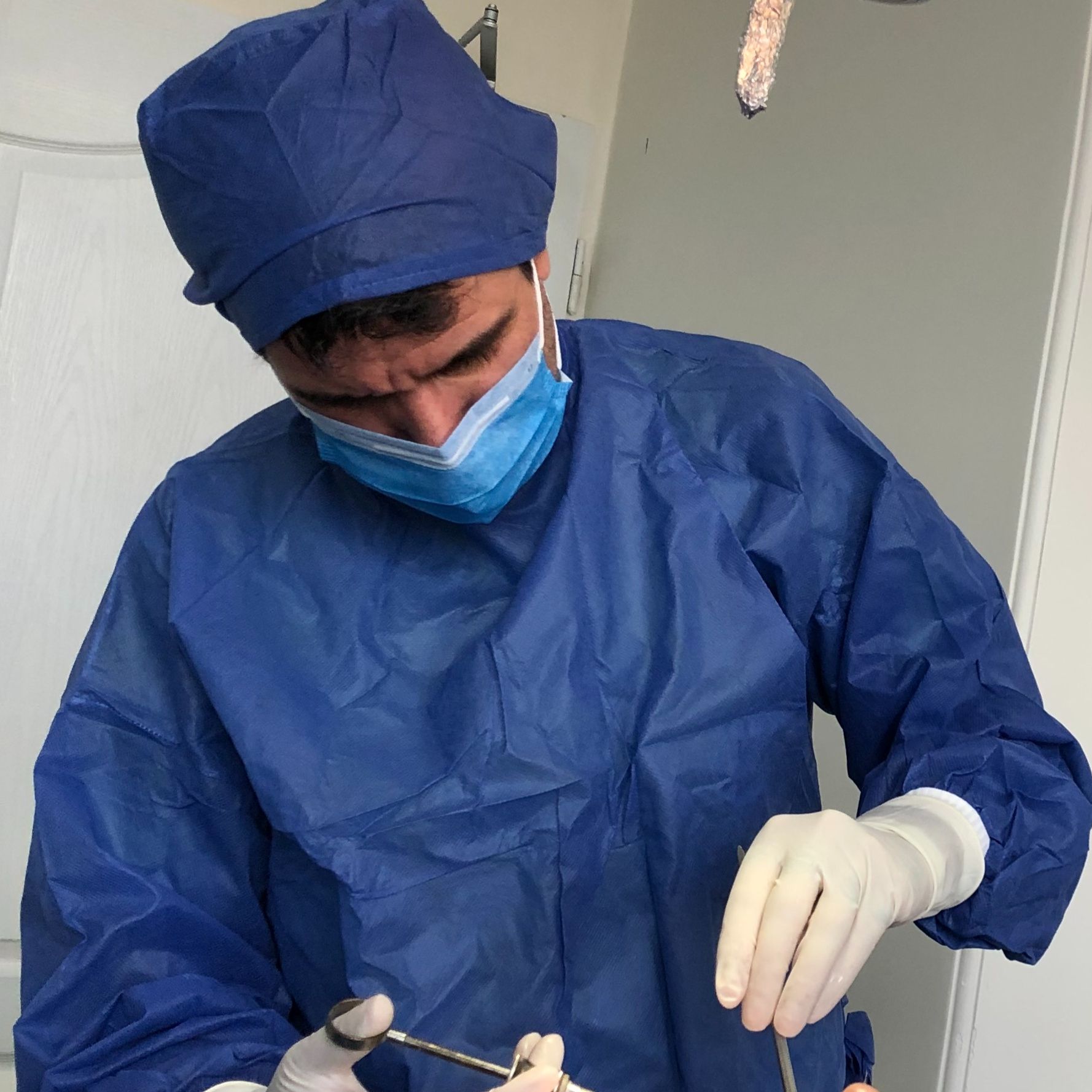 دکتر اکبر عباسپور - دندانپزشک تبریز