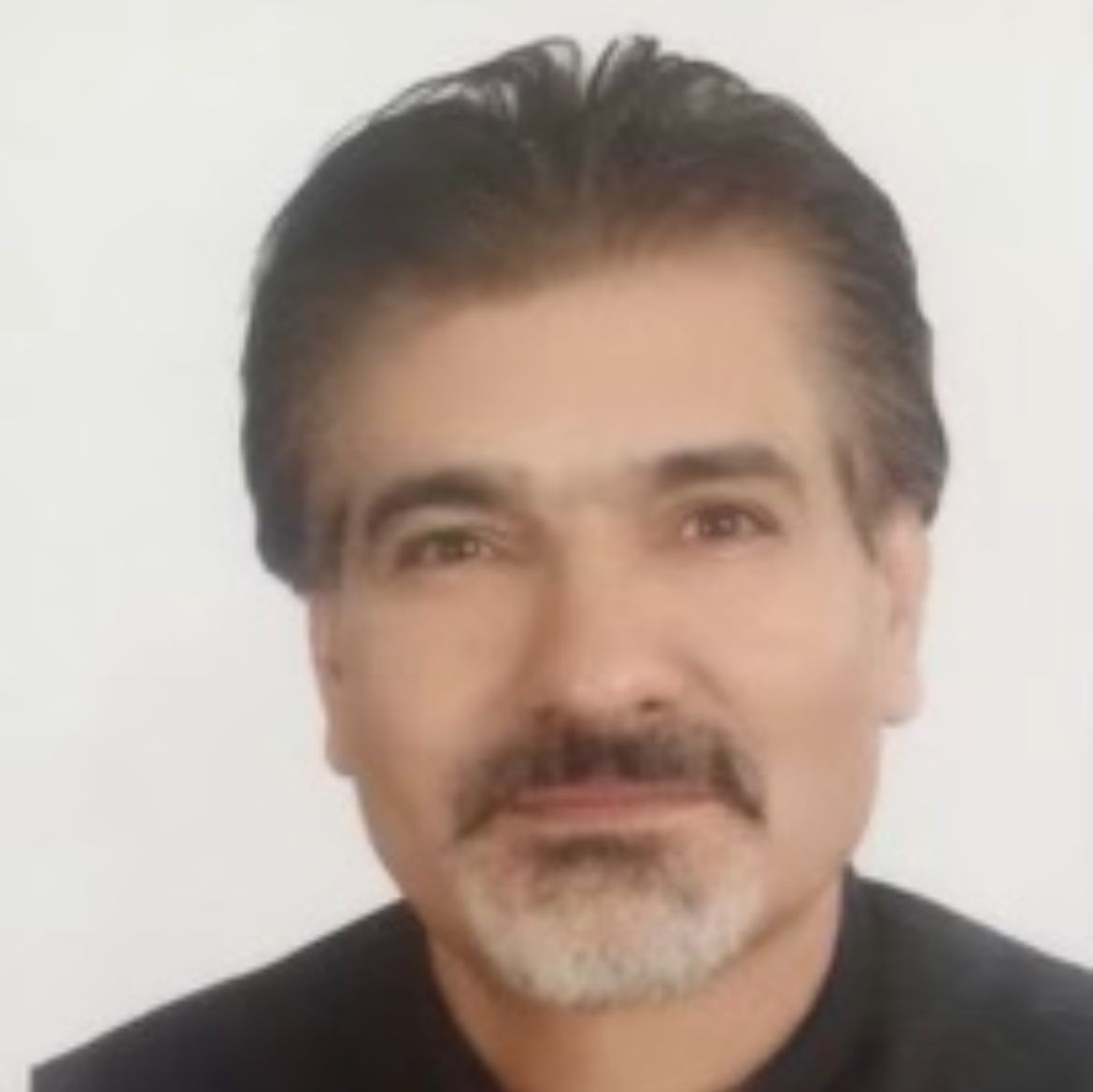 دکتر رضا کورکی نجات - دندانپزشک سیرجان