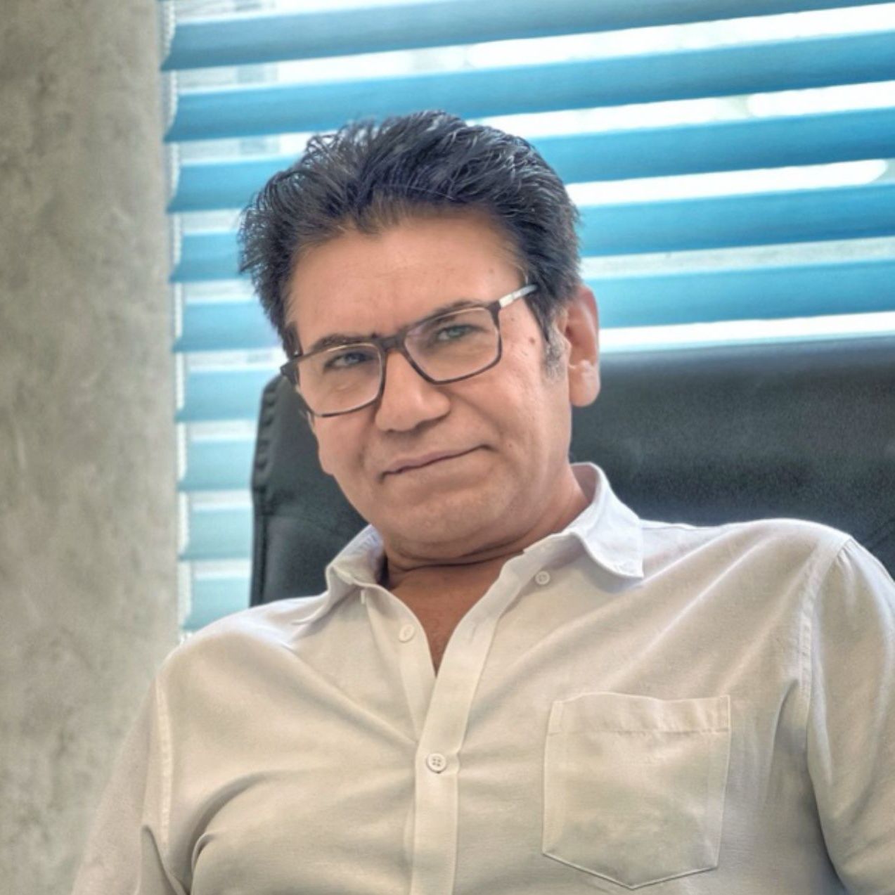 دکتر علیرضا اقبال - دندانپزشک شیراز