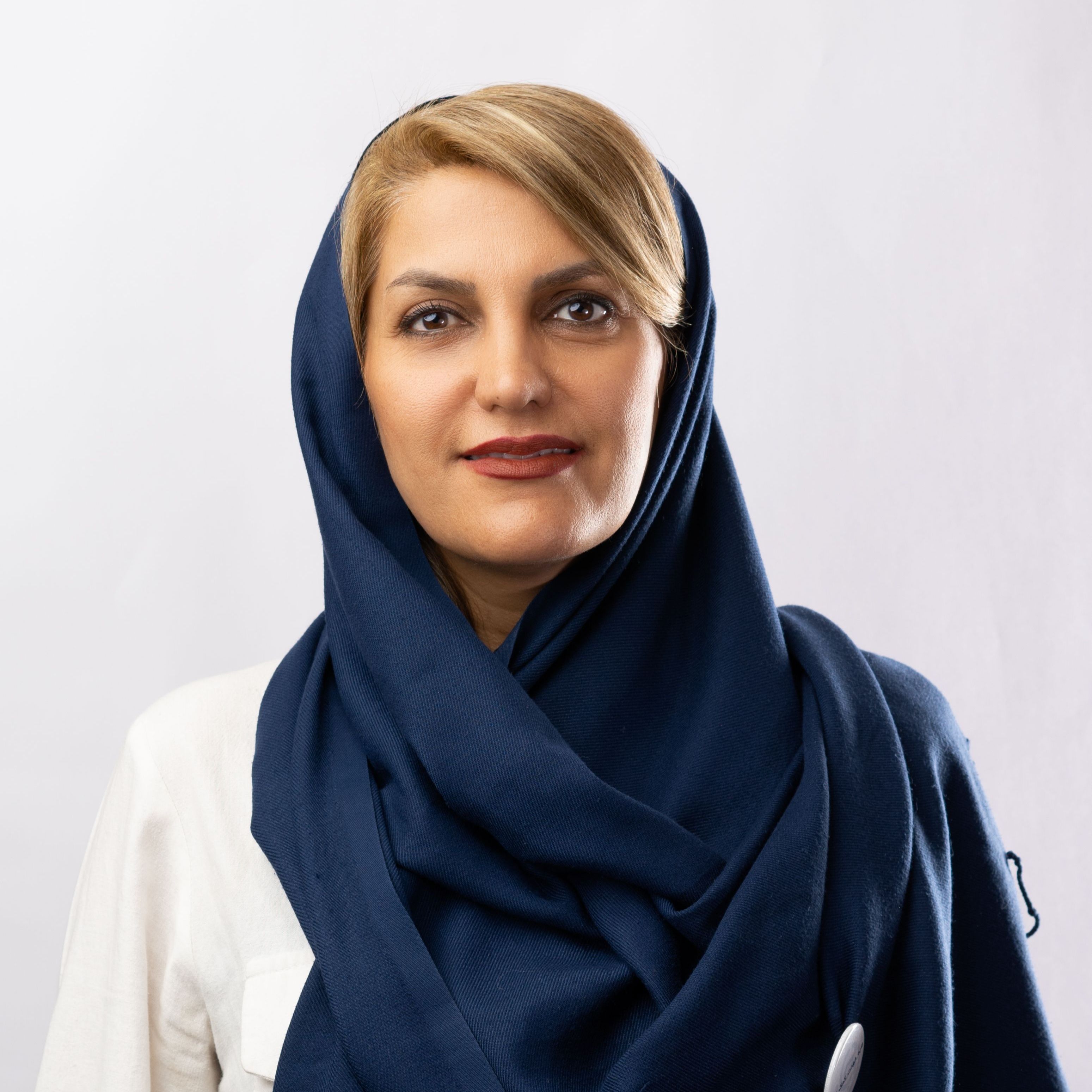 ماندانا اکبری نژاد - روانشناسی 