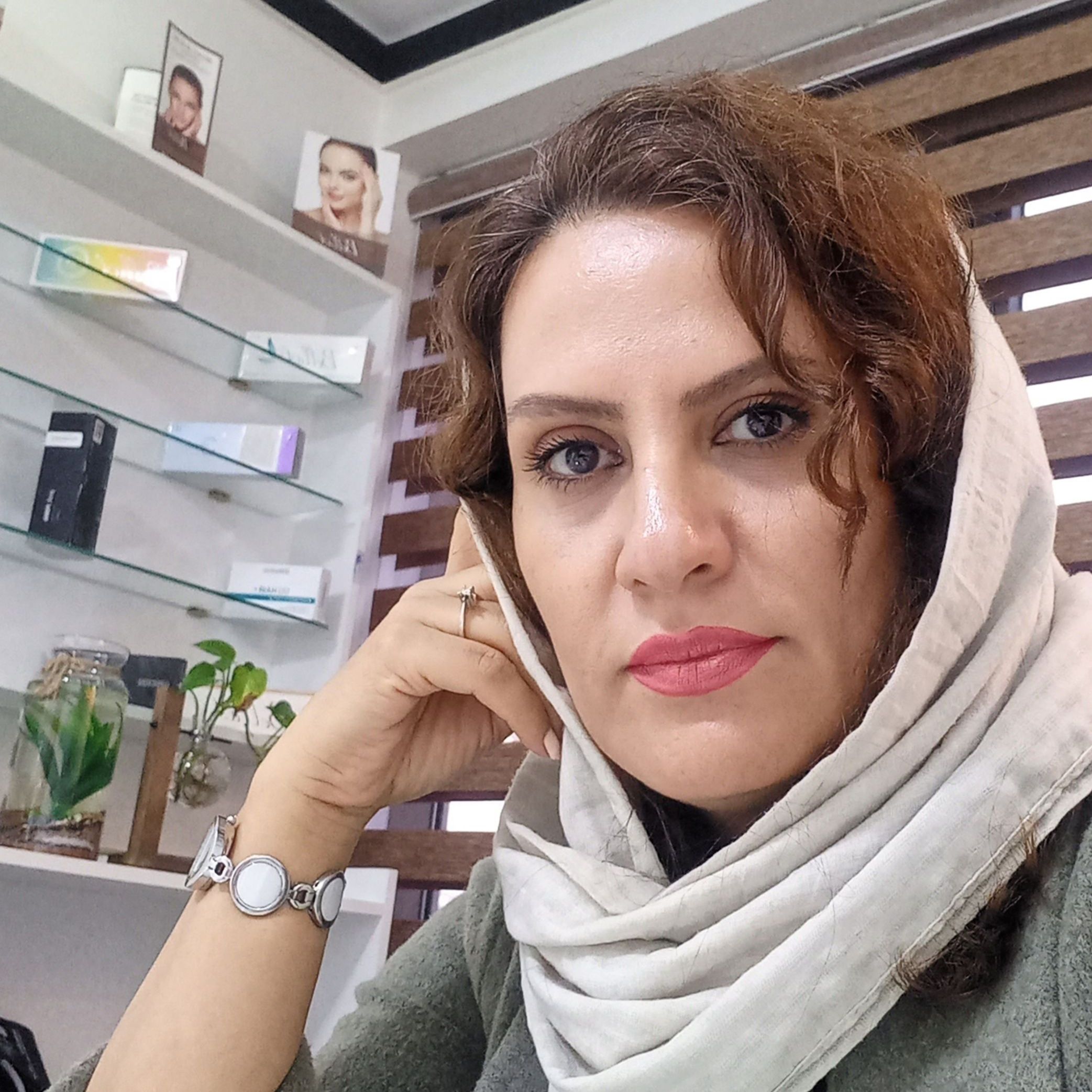 دکتر رزیتا ایزدیار - عمومی تهران