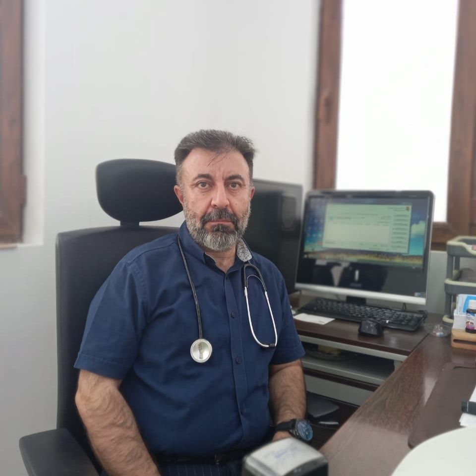 دکتر یعقوب قهرمان بامدادی - کودکان و اطفال مهاباد