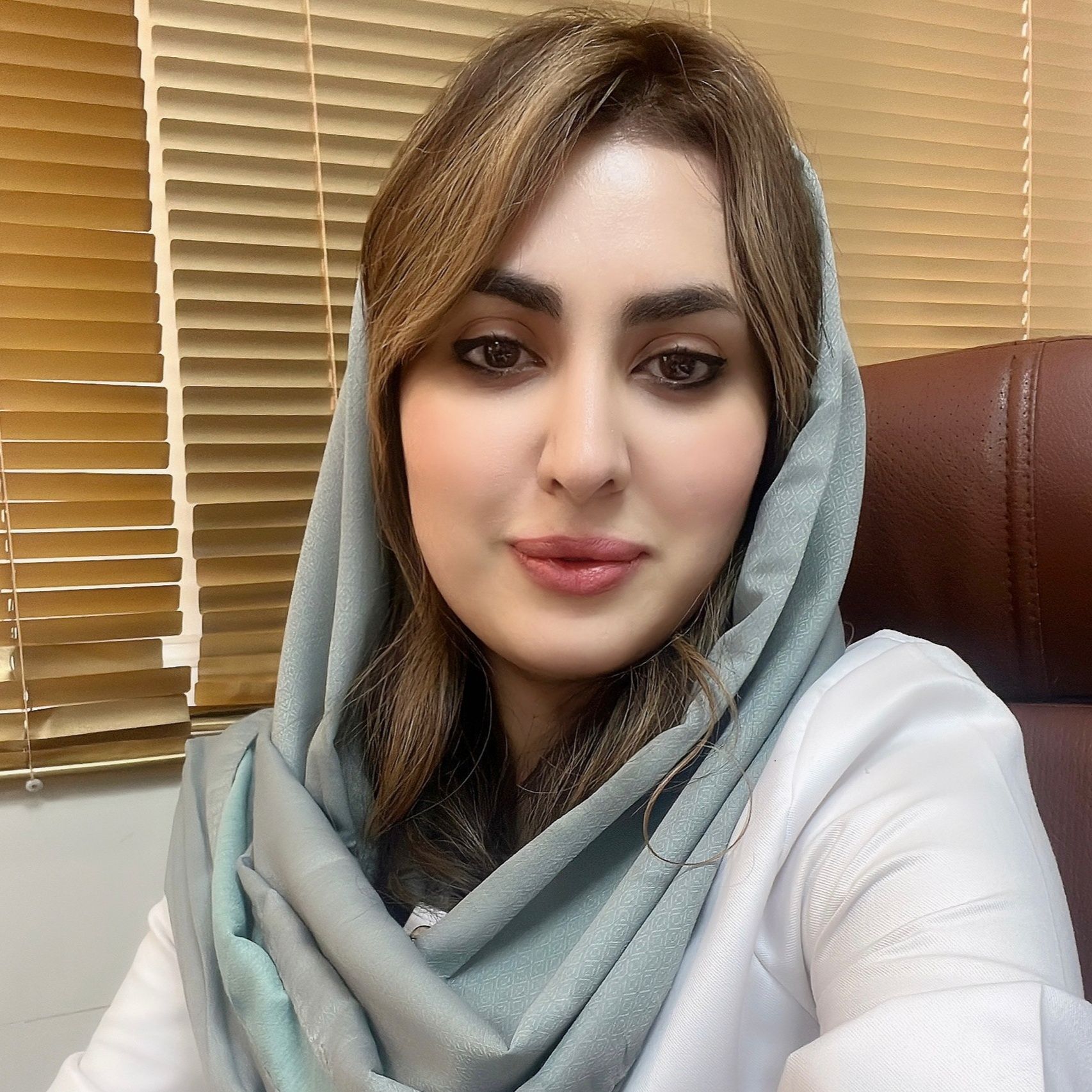 دکتر نگین شکوری - پوست و مو فسا