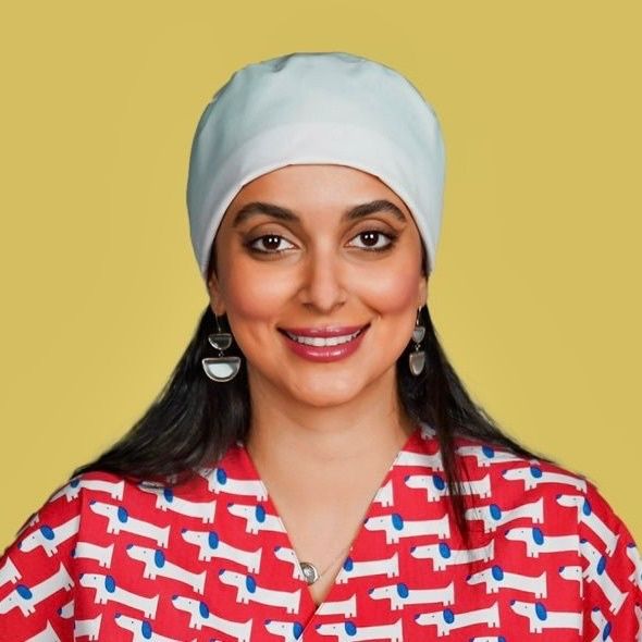 دکتر تینا کریمی مجاوری - دندانپزشک تهران