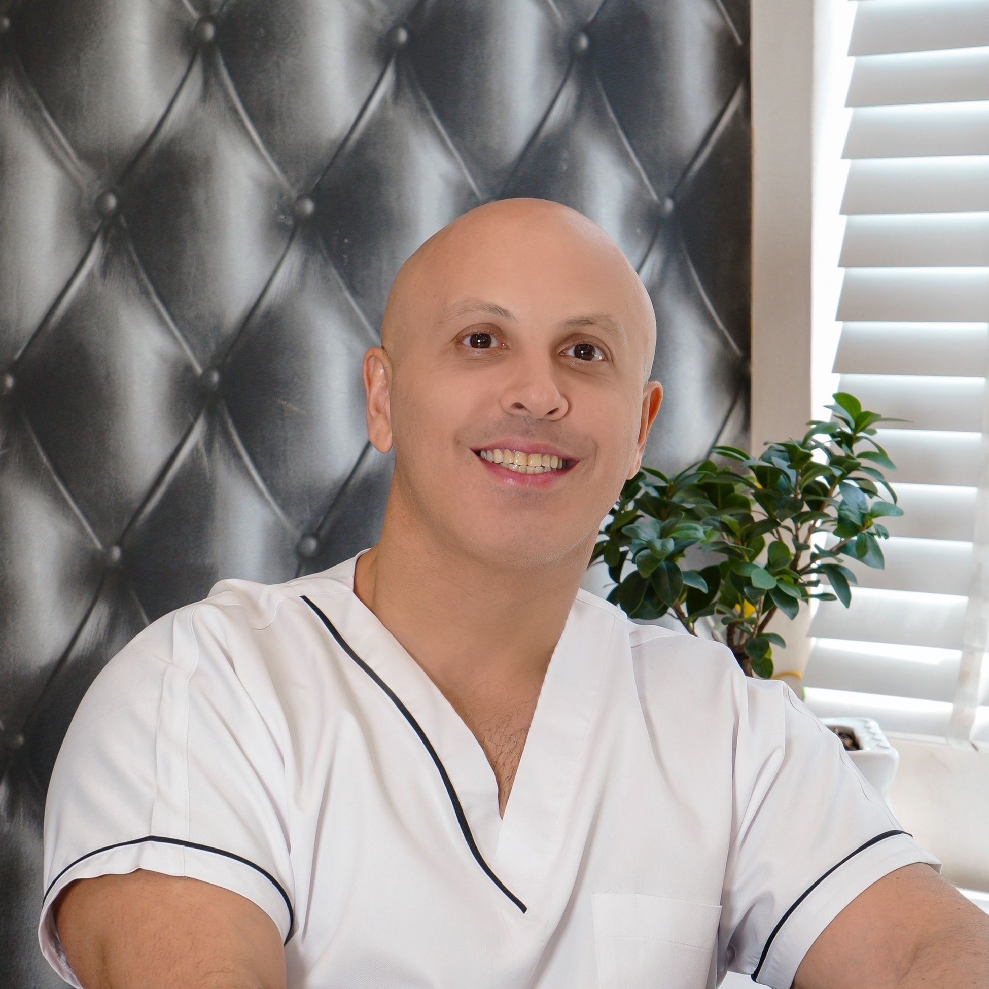 دکتر علیرضا افراشی - دندانپزشک تهران