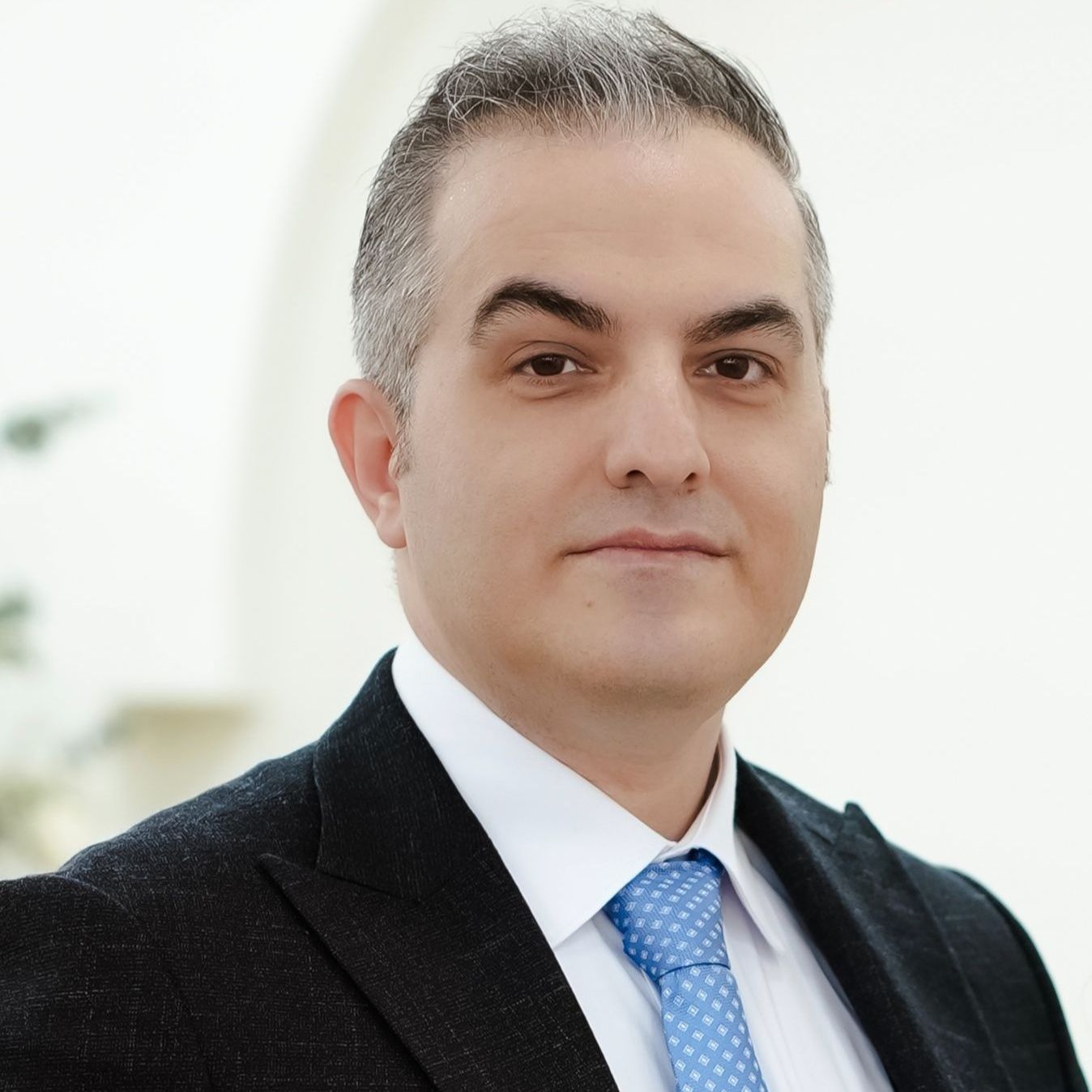 دکتر حامد سرآبادانی - دندانپزشک اندیشه