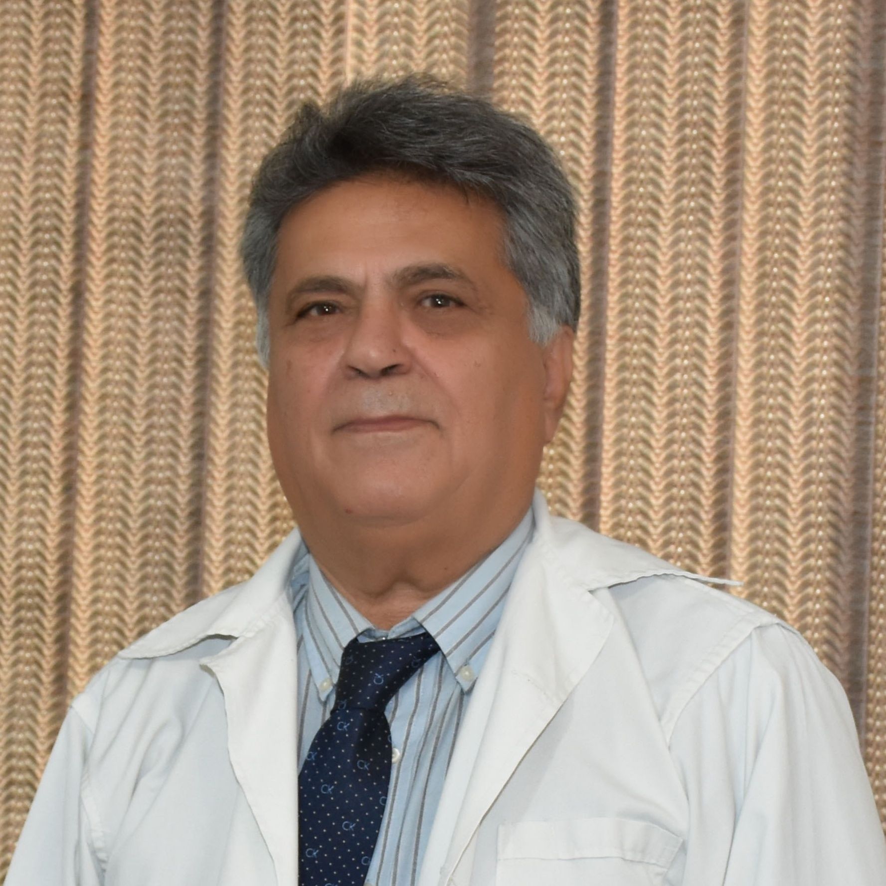 دکتر ایرج خسرونیا - داخلی تهران
