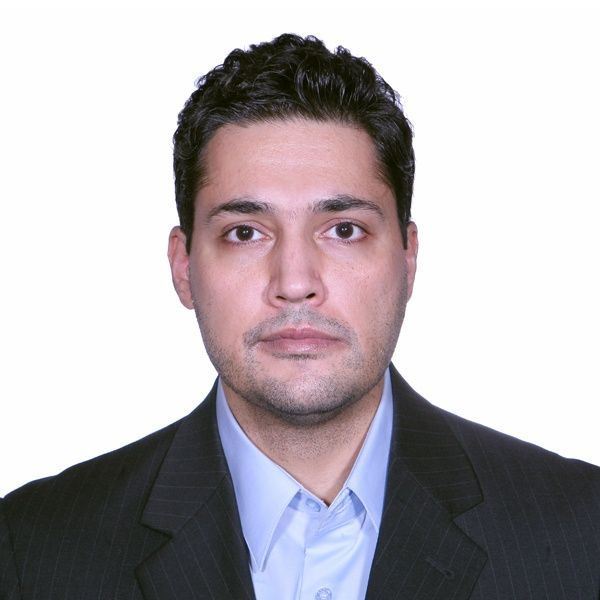 دکتر فرزاد احتشام راد - دندانپزشک تهران