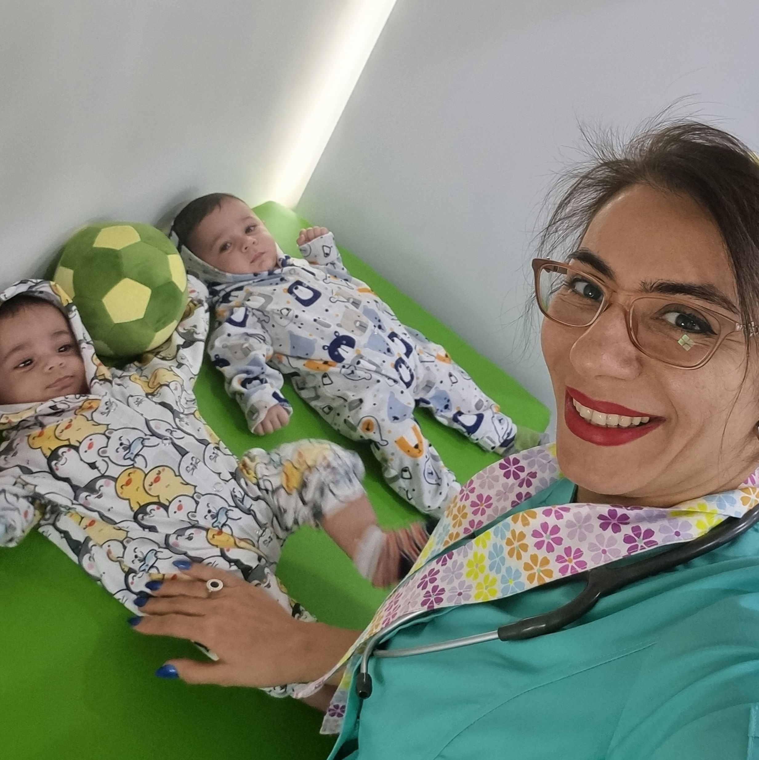 دکتر مهدیه نیک نژاد - کودکان و اطفال ساوه