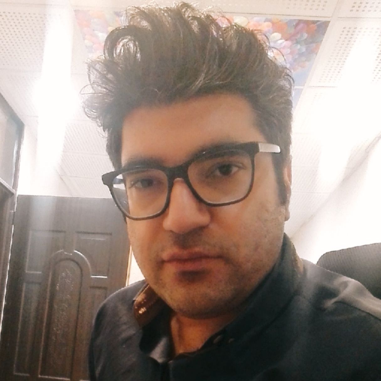 دکتر محمد حاتمی - پوست و مو شیراز