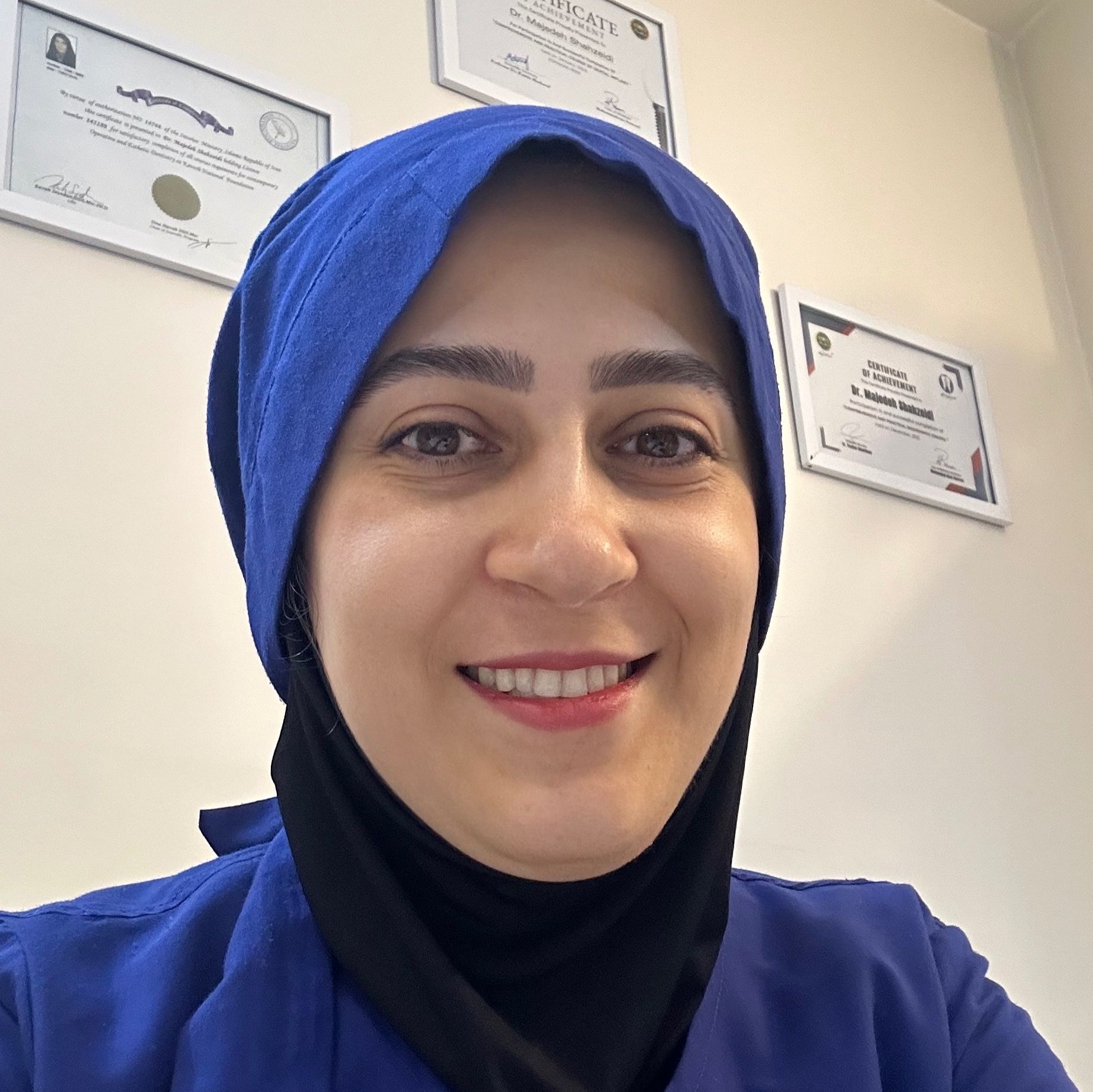 دکتر ماجده شاه زیدی - دندانپزشک اصفهان