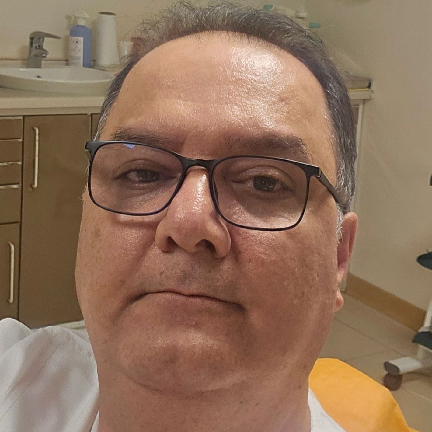 دکتر محمدتقی معتمد وزیری - دندانپزشک تهران