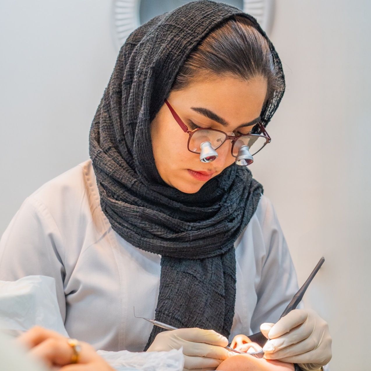 دکتر آرزو الیاسیان - دندانپزشک قم