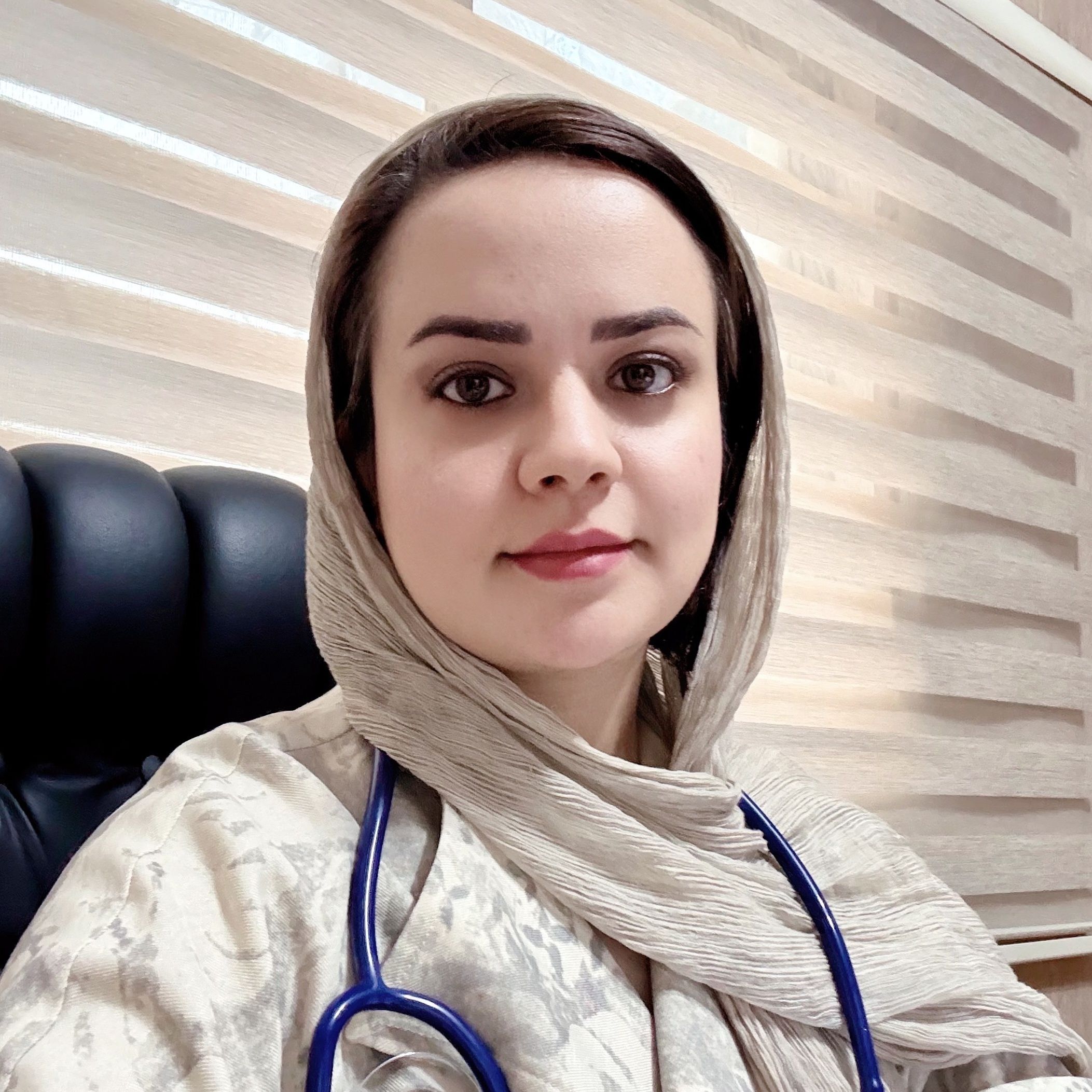 یاسمین نافذ عارفی - مامایی 