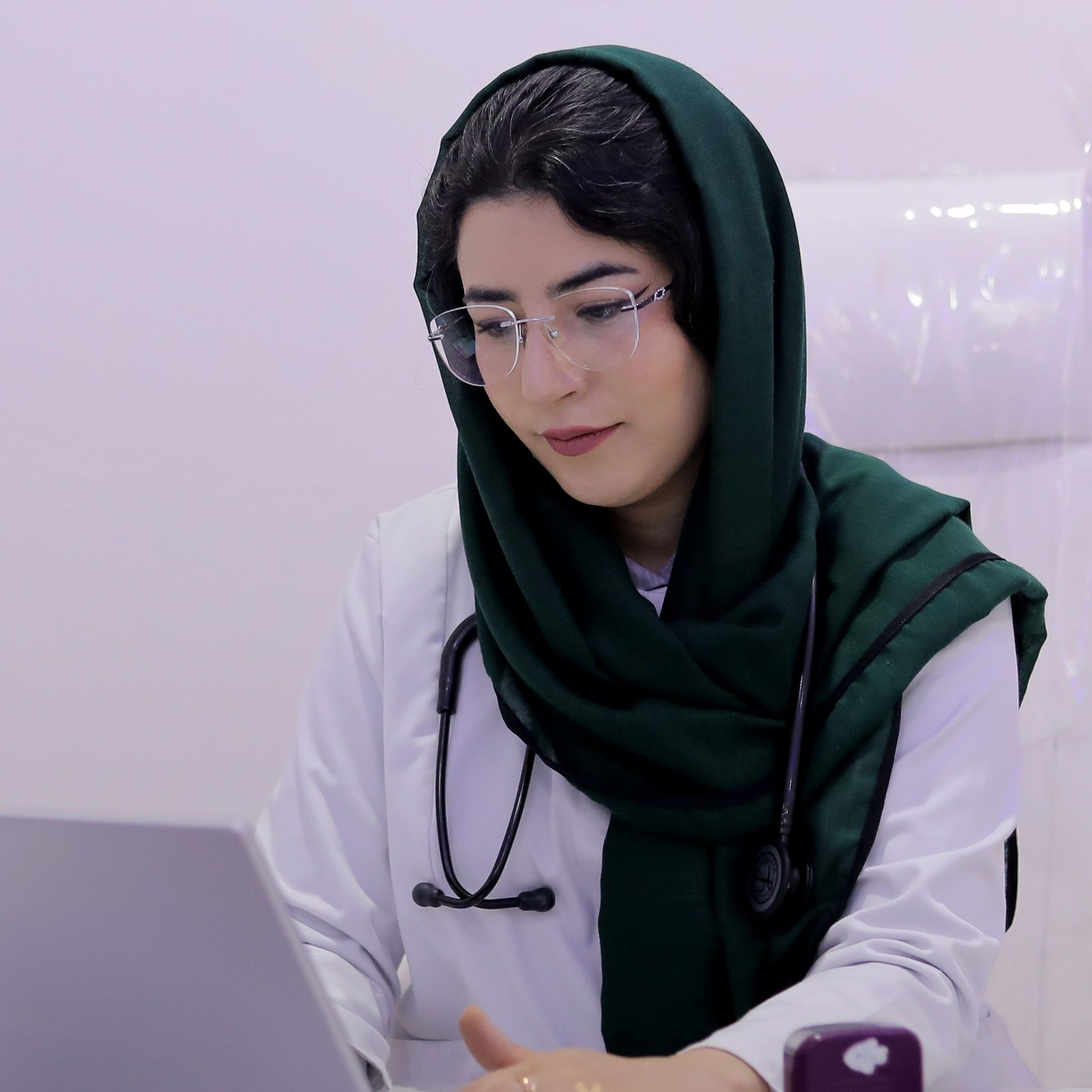 دکتر شهین سامانیان باقرصاد - داخلی ایذه