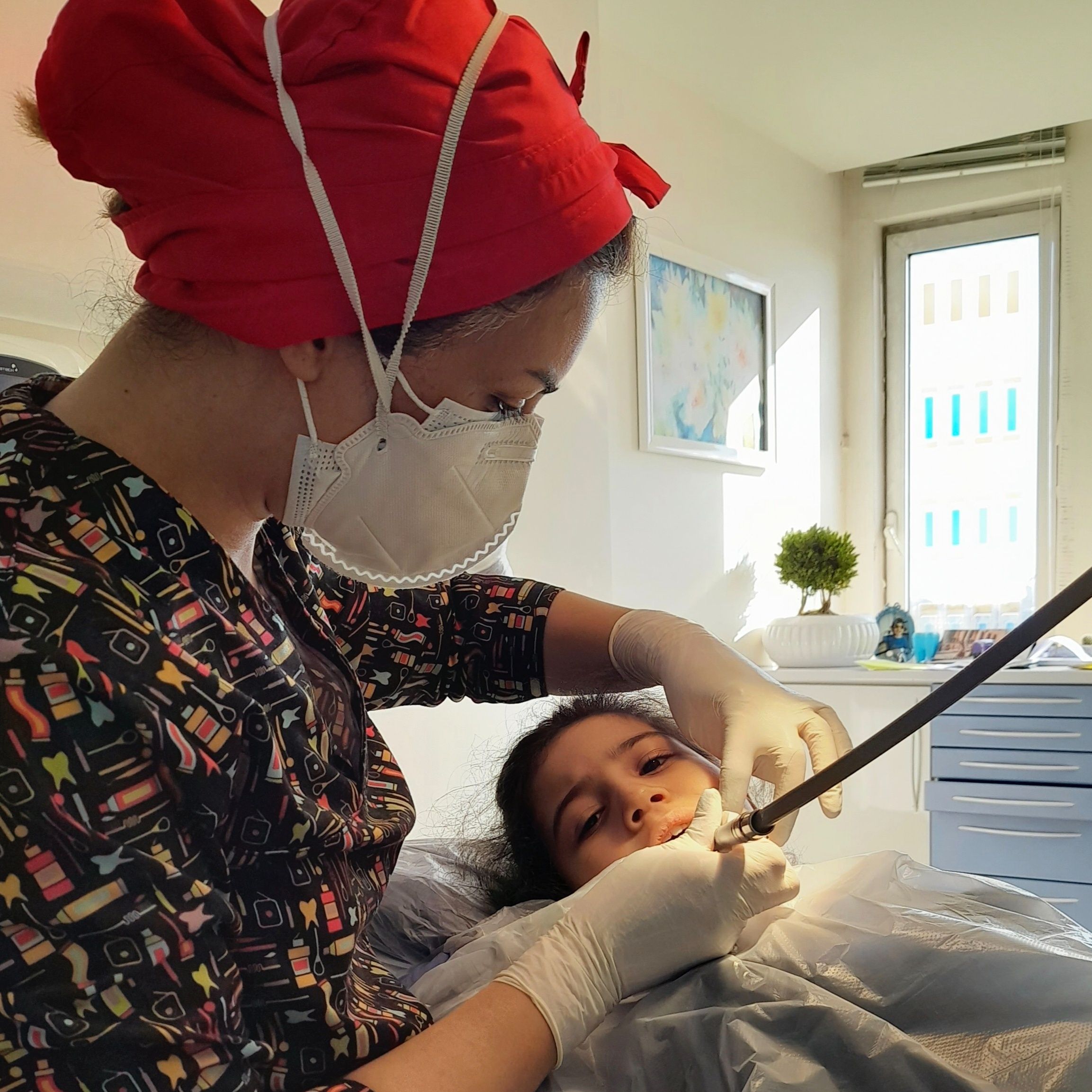 دکتر فروزان فرسادنیا - دندانپزشک کرج