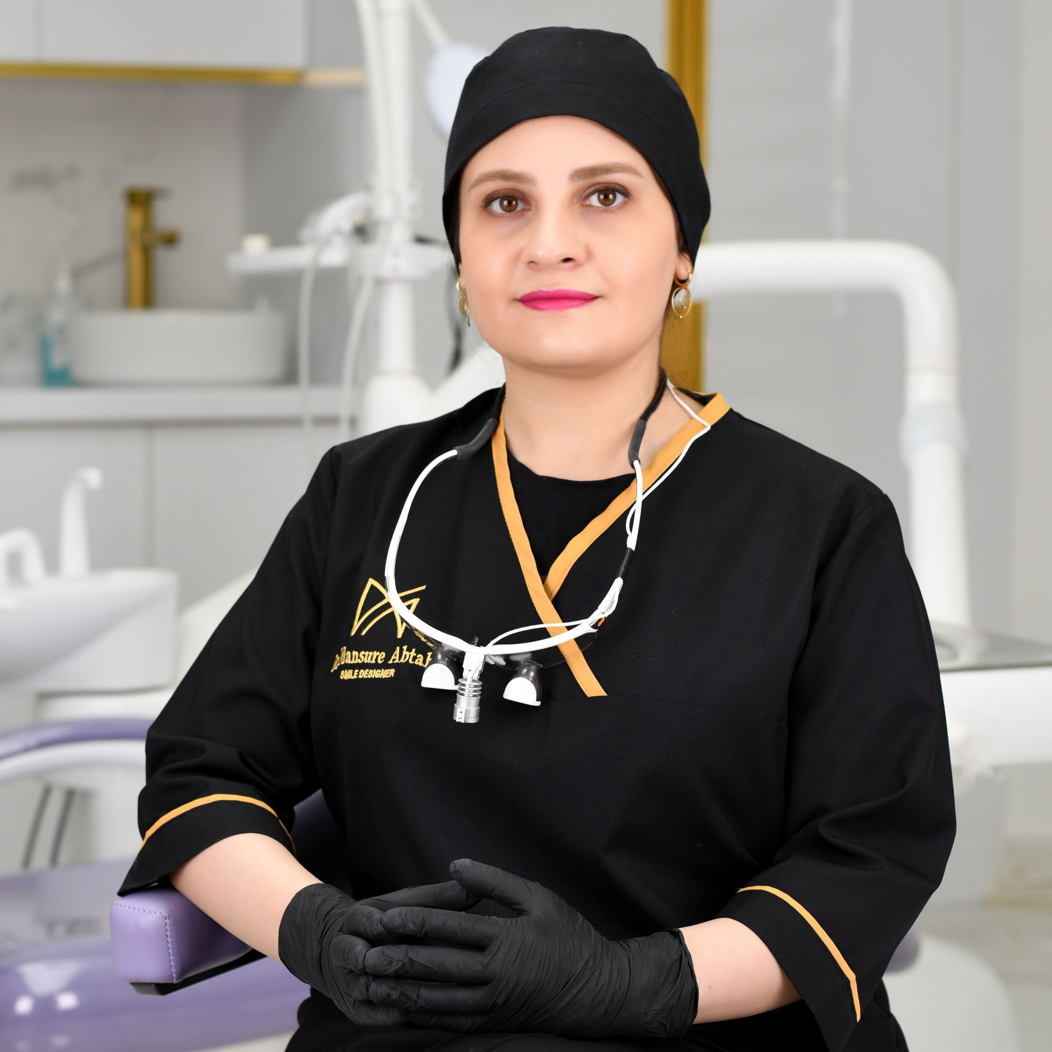 دکتر منصوره سادات ابطحی - دندانپزشکی ترمیمی اصفهان