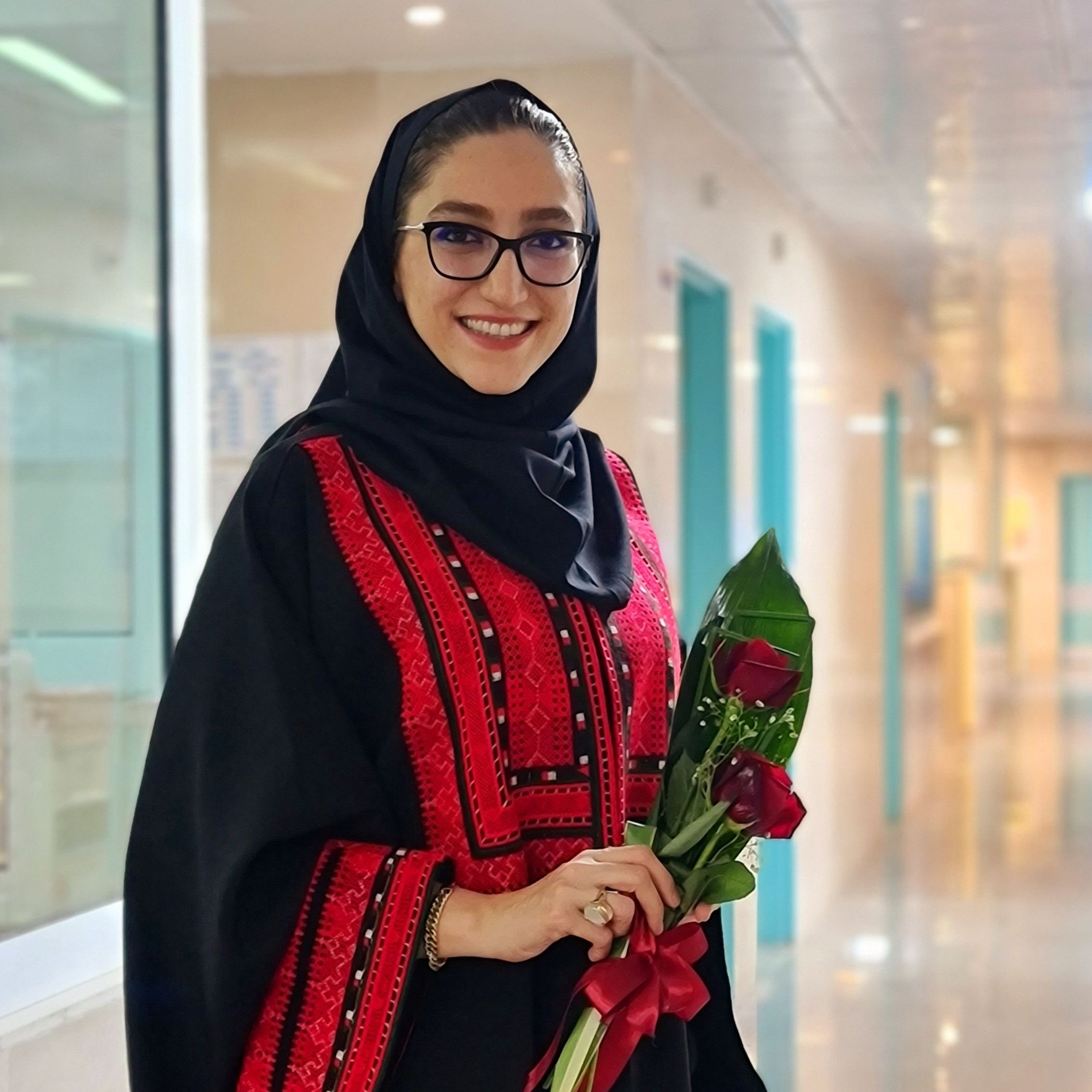 دکتر شقایق هنرجو - زنان و زایمان 