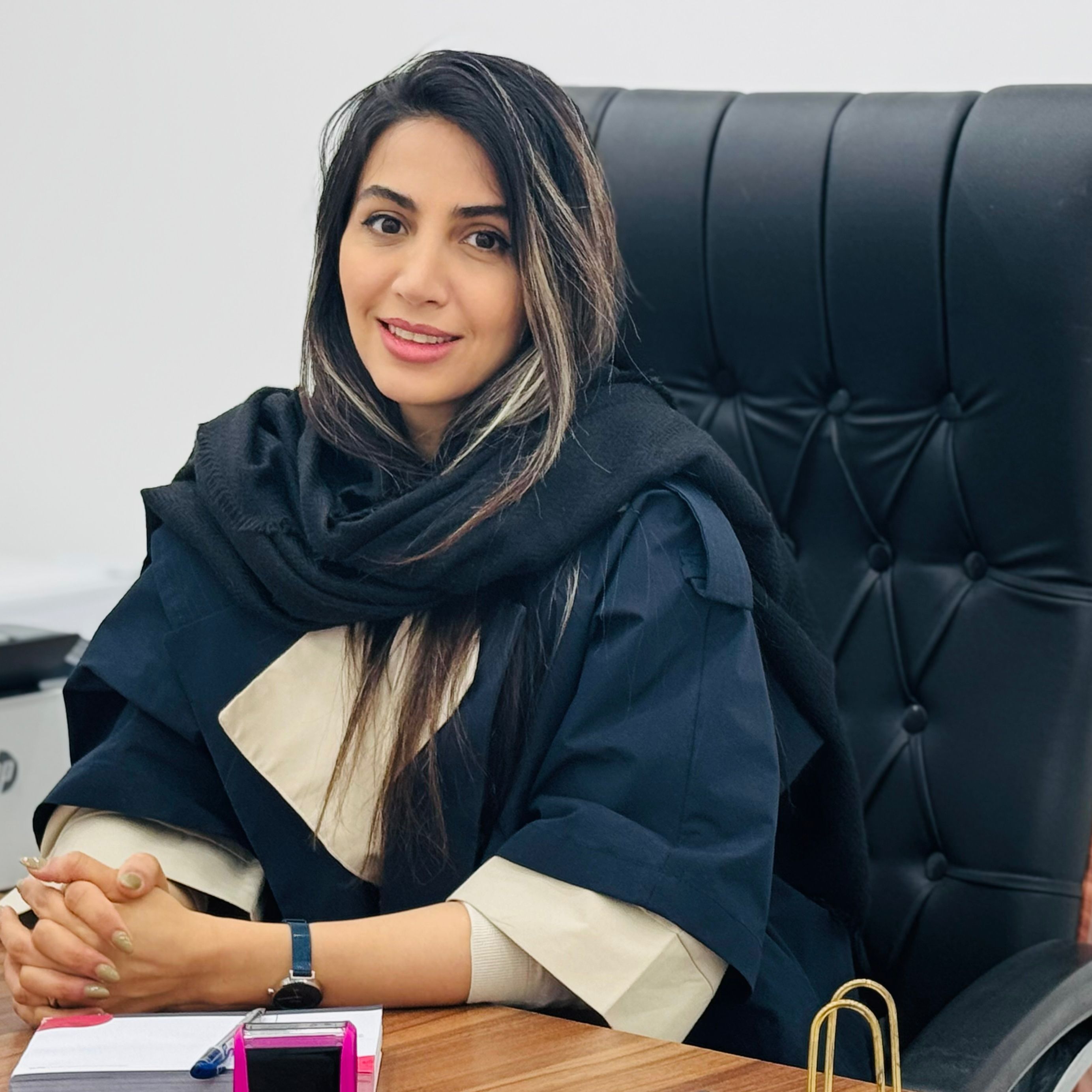 دکتر مینو امیرپور - اورولوژی آبادان