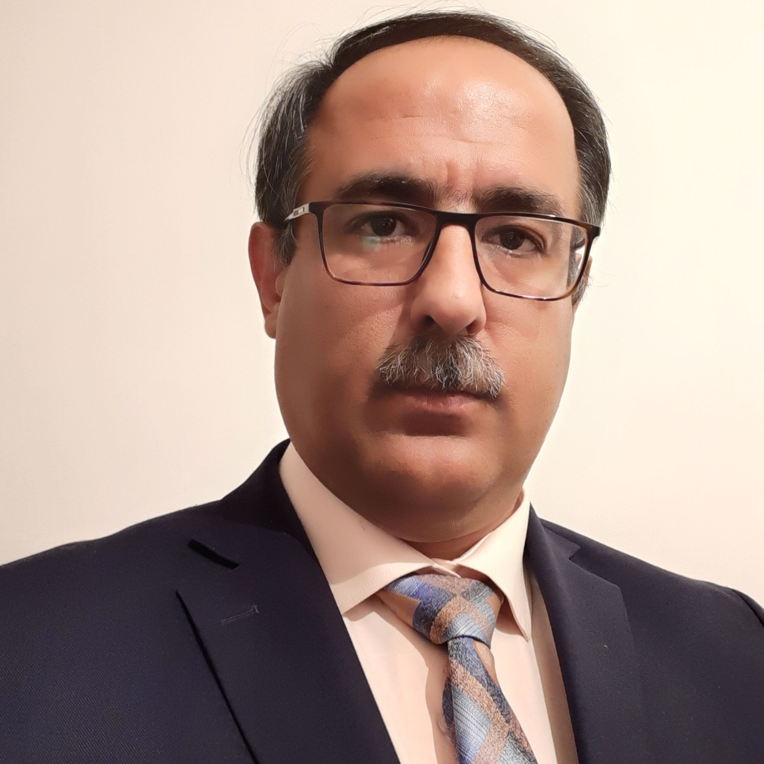 دکتر امیدرضا آژ - جراحی کودکان شیراز