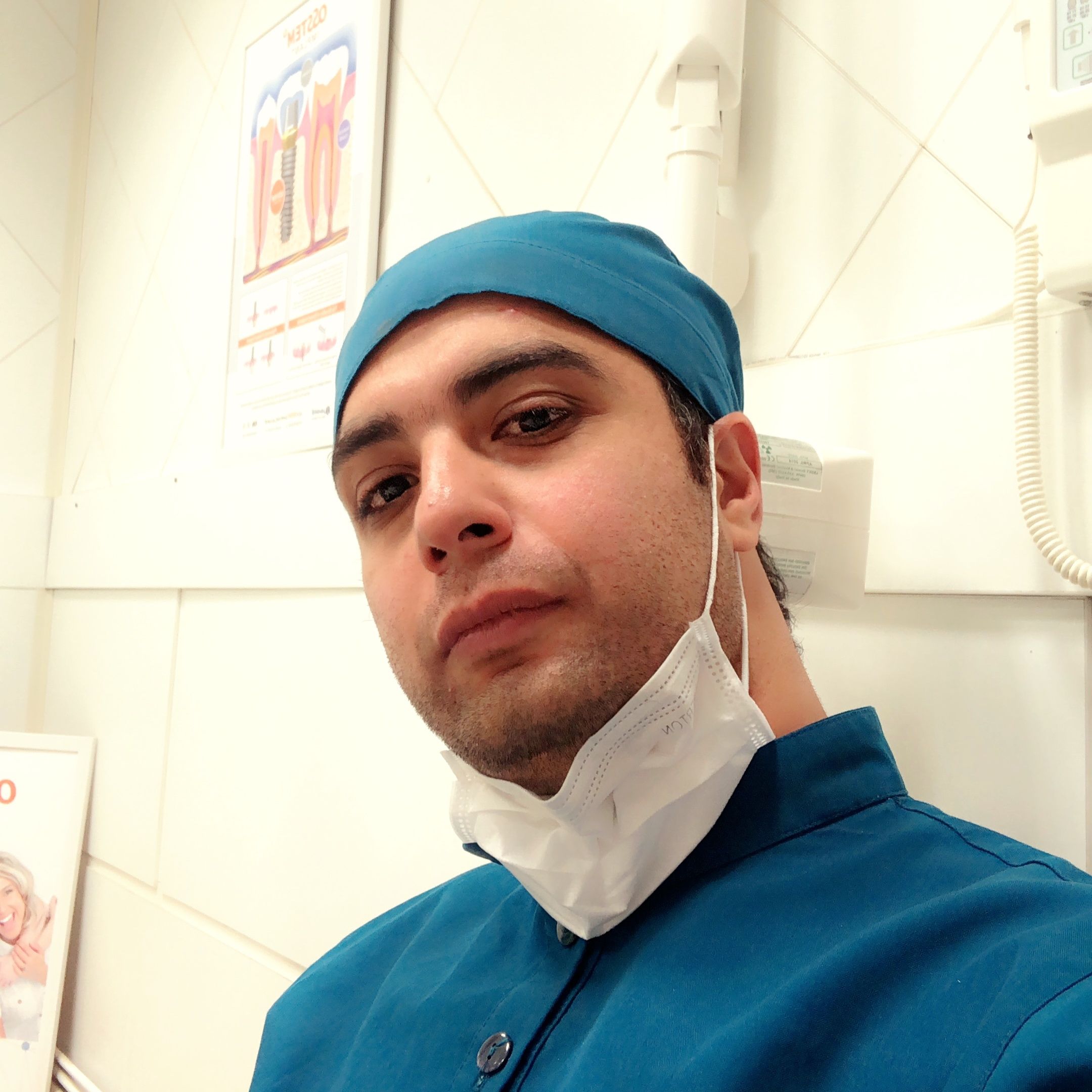 دکتر امیرحسین شکورپور - دندانپزشک اراک