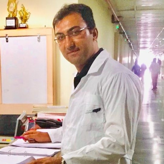 دکتر حسام دزفولی نژاد - مشاوره دارویی 