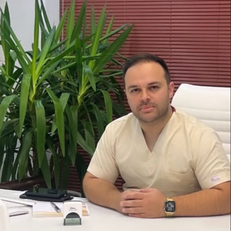 دکتر سعید فرخ فرقانی - دندانپزشک تهران