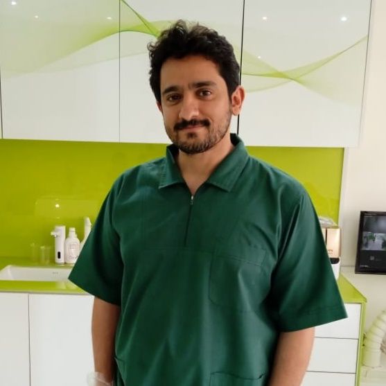 دکتر سید حیدر اشرف - دندانپزشک تهران