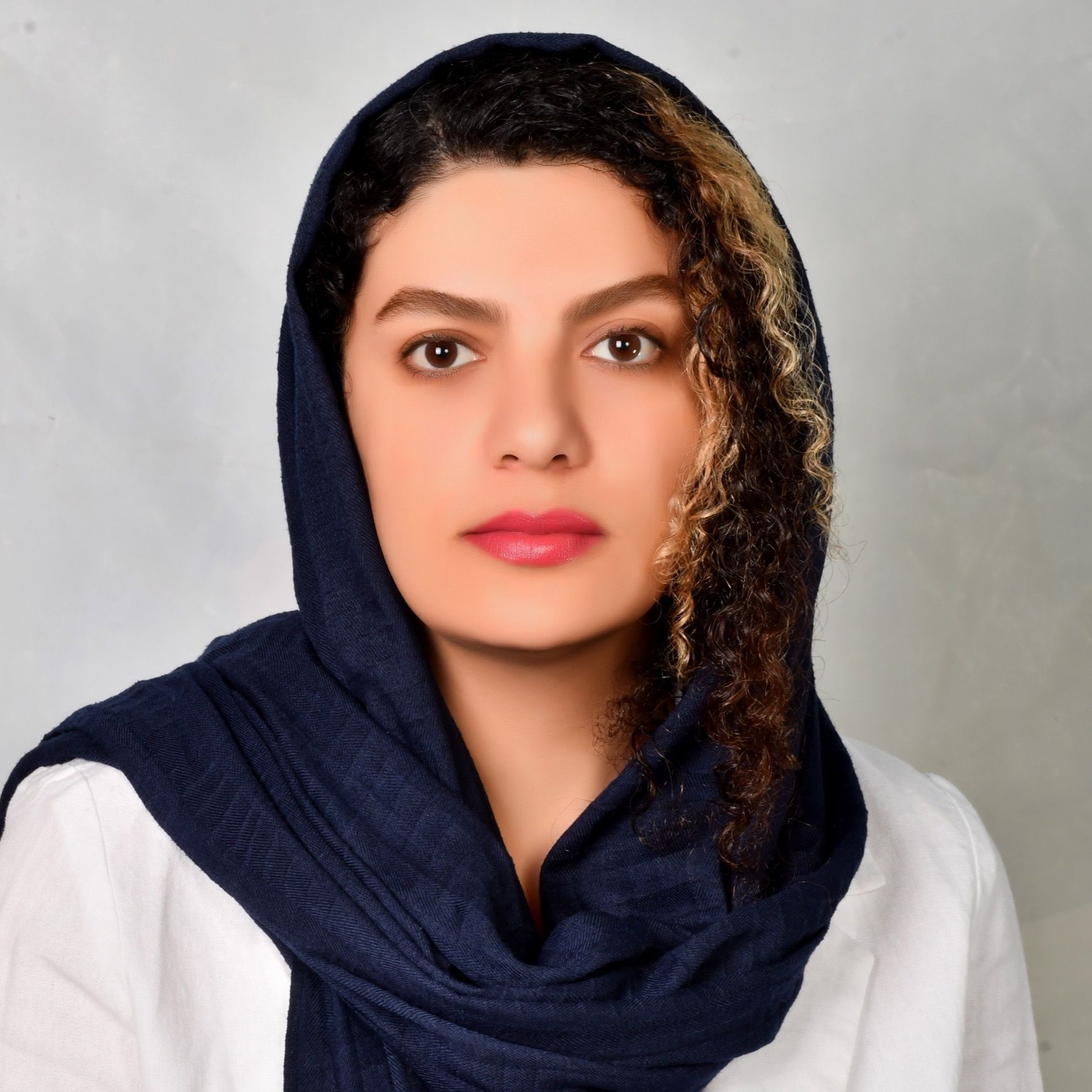 آذین آهنگر - روانشناسی ساری