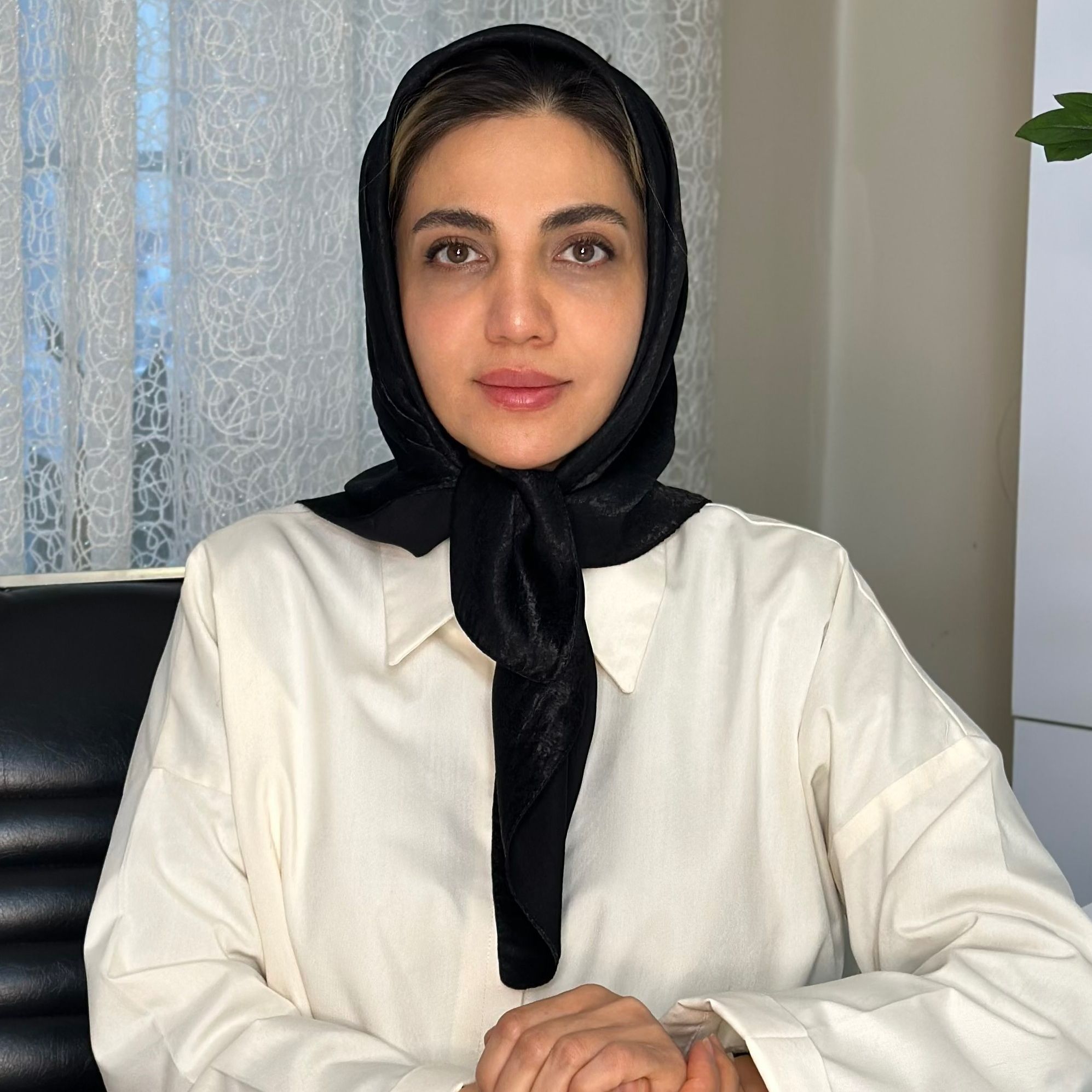 دکتر محدثه ایمانی - عمومی مشهد