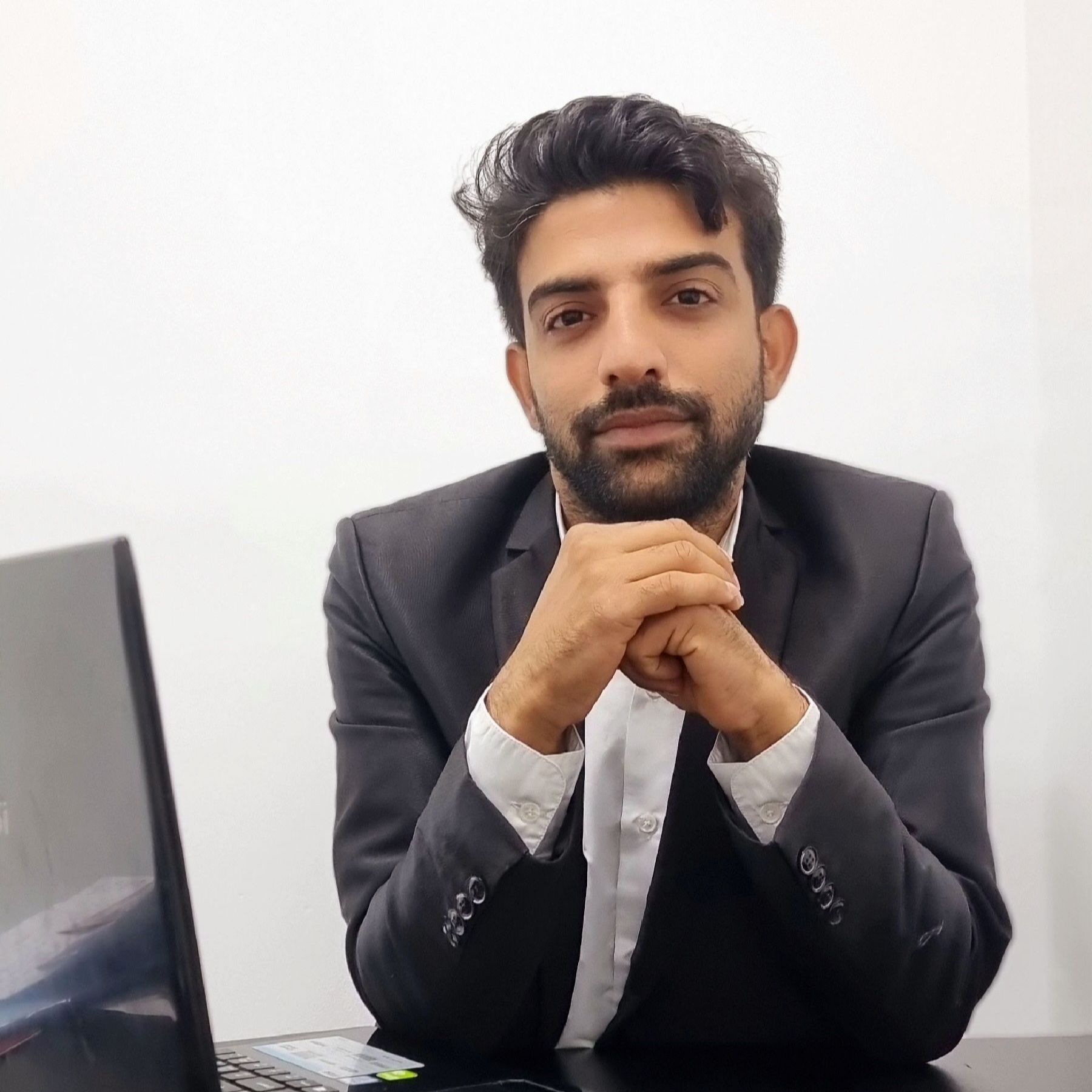 دکتر عارف احمدی - دندانپزشک بندرعباس