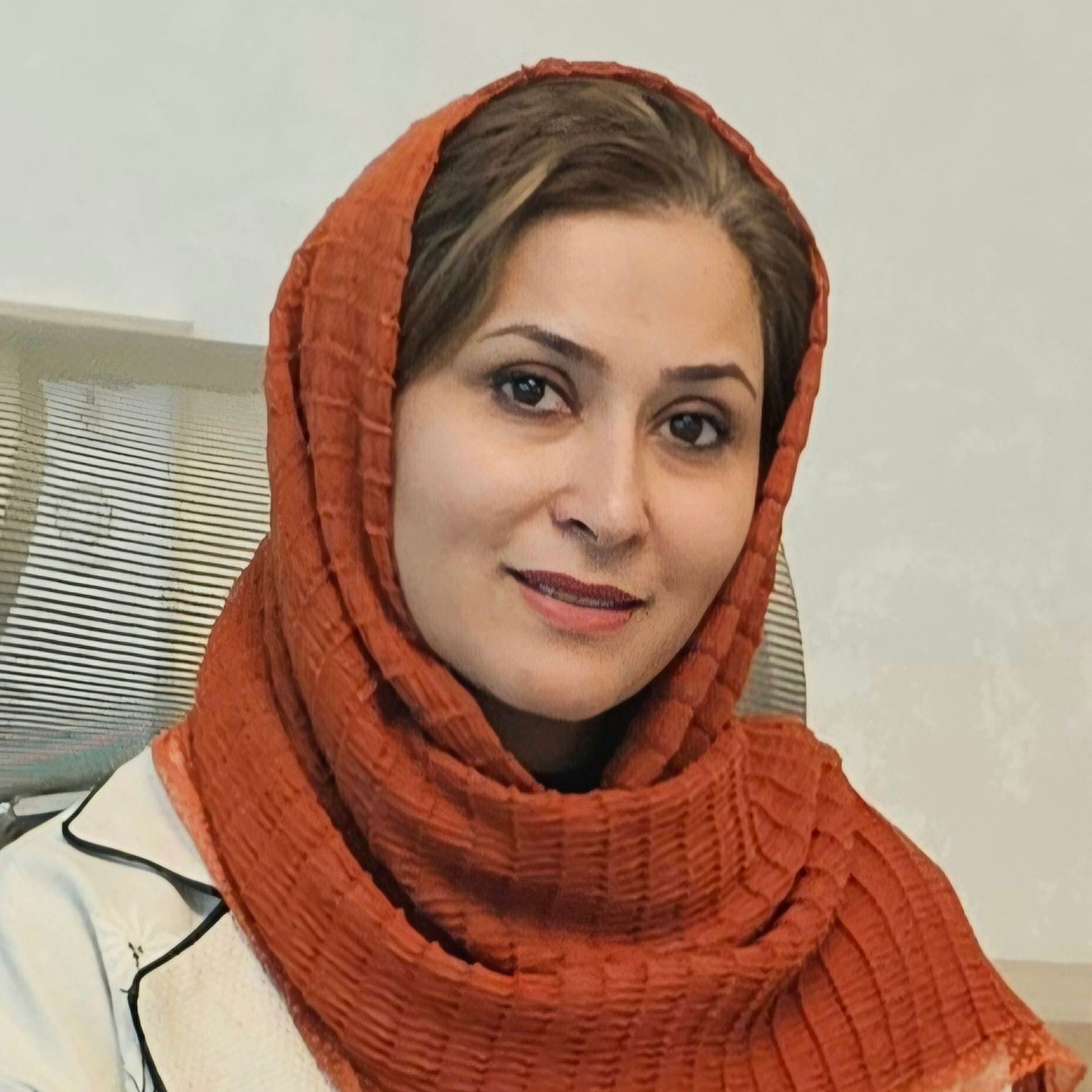 دکتر ندا ضامن میلانی - عفونی تبریز