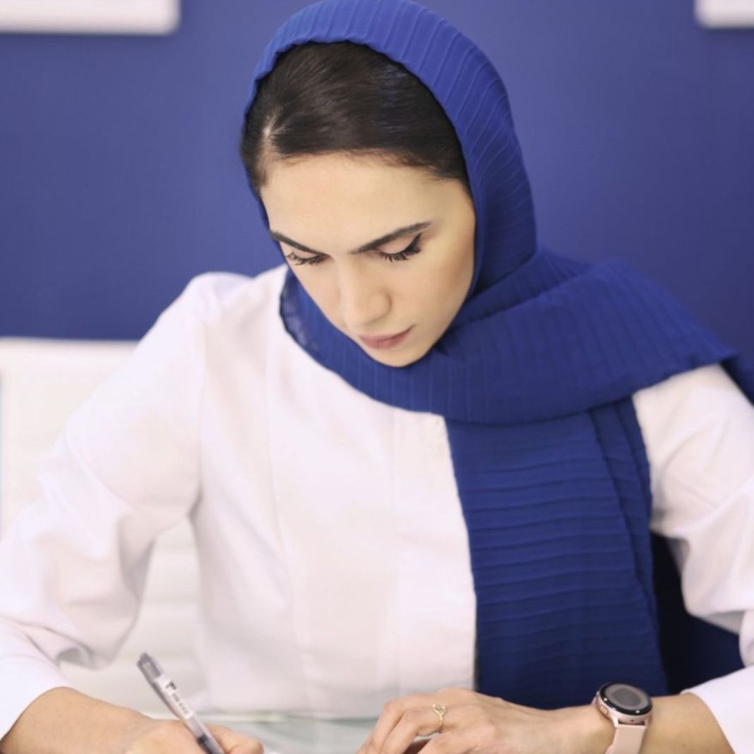 دکتر مانوشا امیری - دندانپزشکی ترمیمی تهران