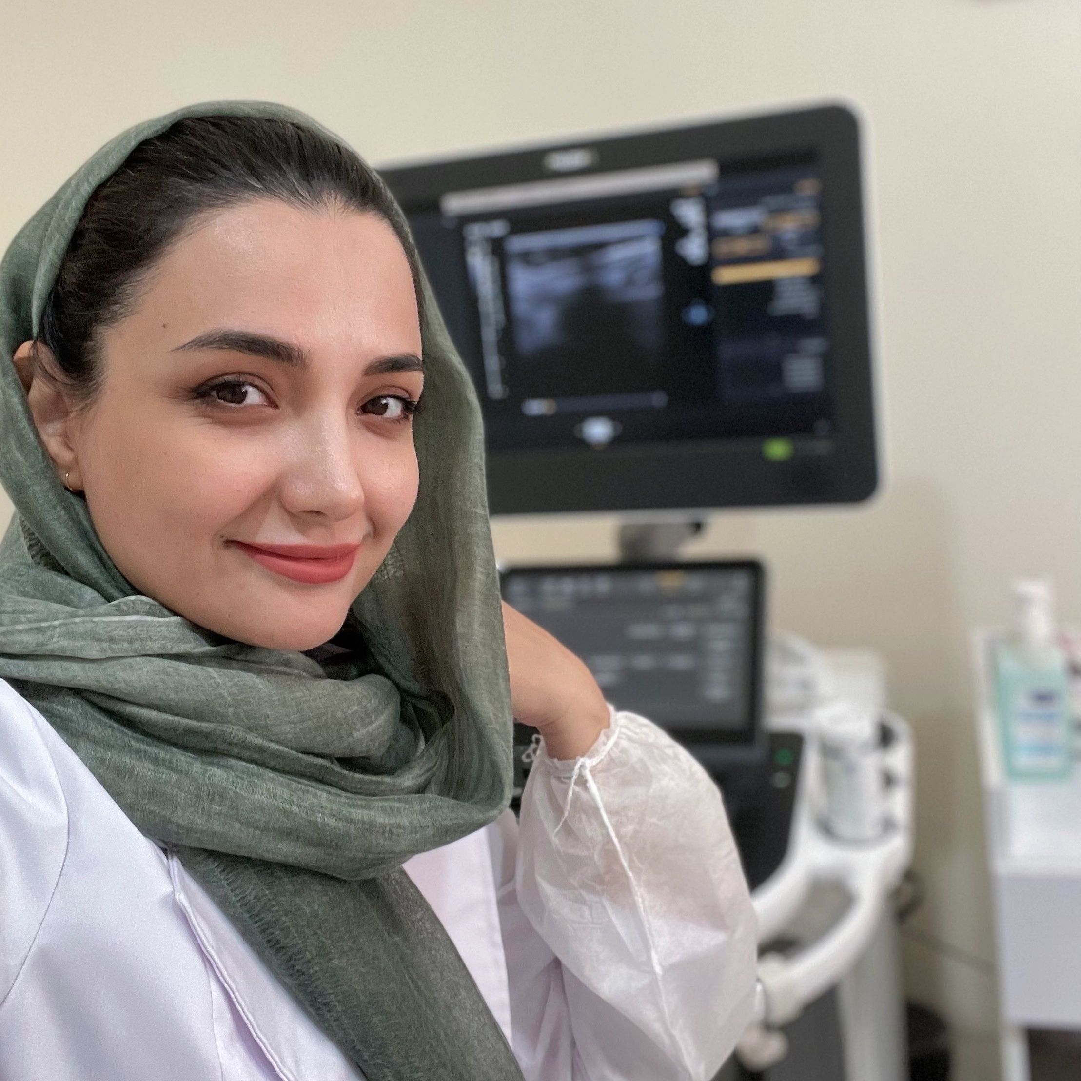 دکتر مینو پیروزی - رادیولوژی تربت حیدریه