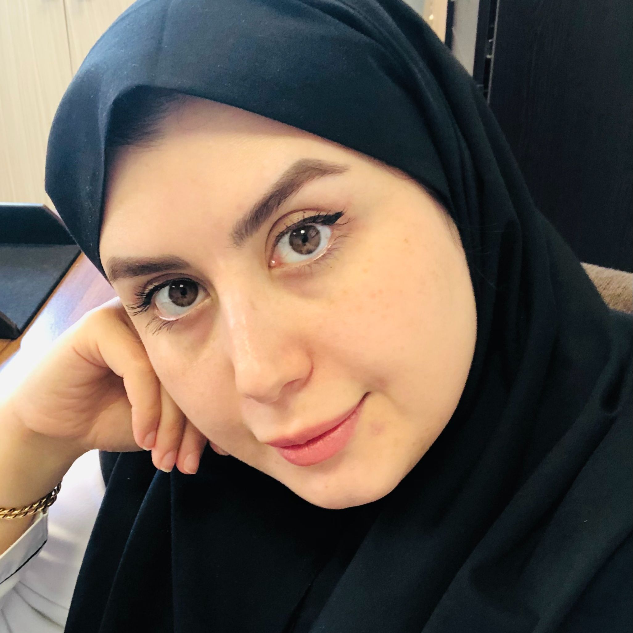 دکتر نرگس رنجپور اردهائی - درمان ریشه دندان تهران