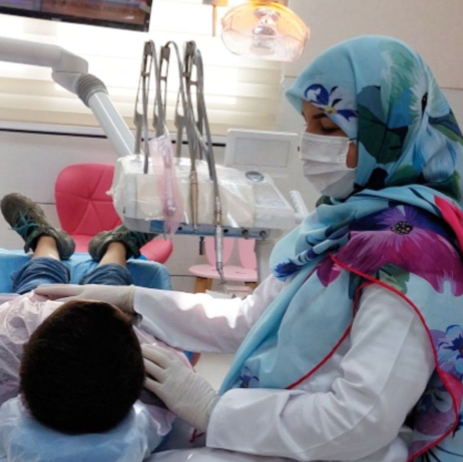 دکتر زهرا خلیلی صدرآباد - دندانپزشکی کودکان تهران