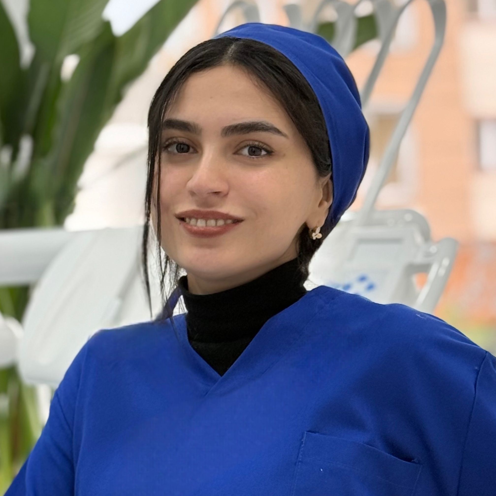 دکتر کوثر قلی زاده - دندانپزشک رویان